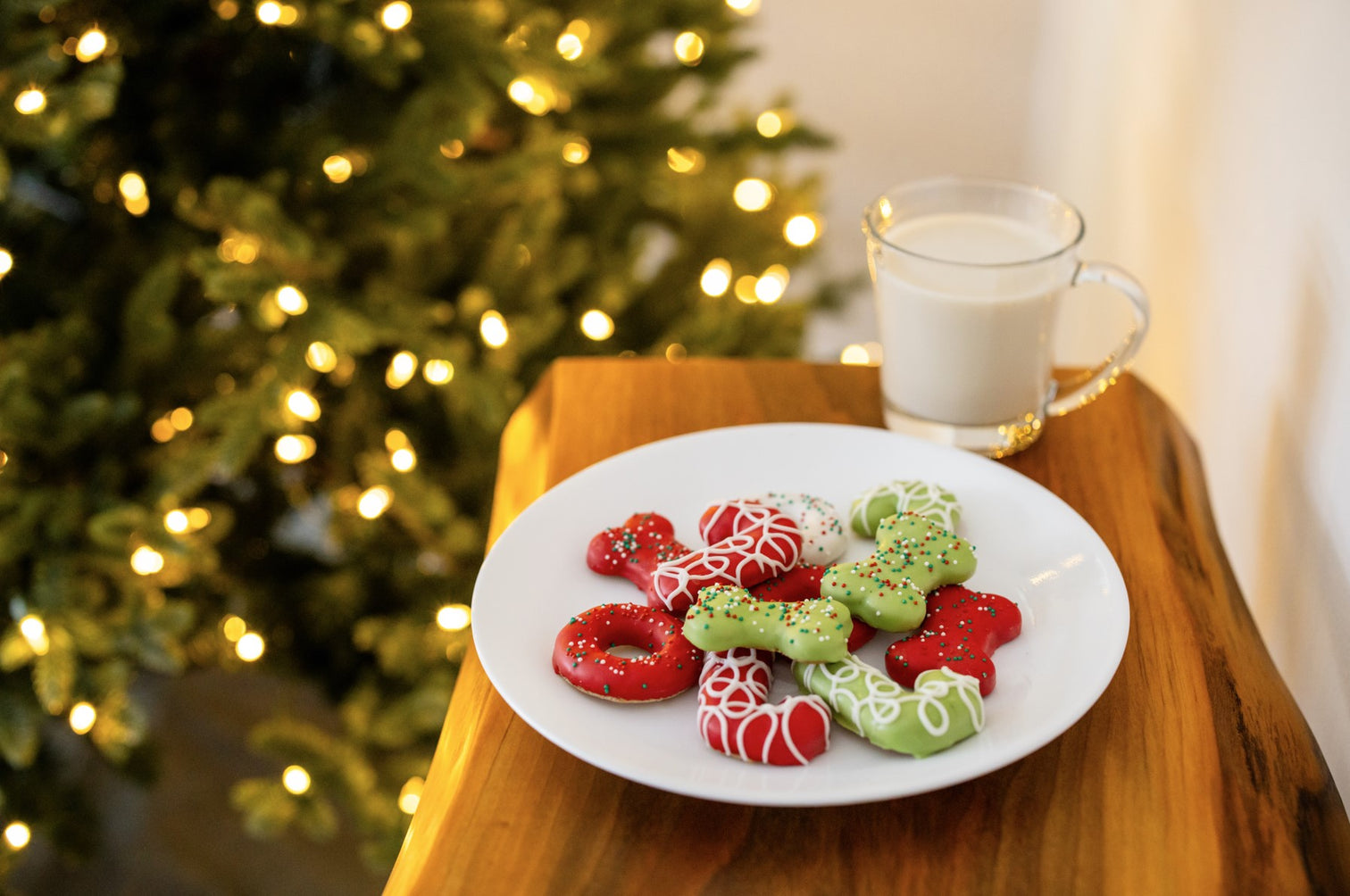 Wufers Gourmet Dog Treats & Cookie Boxes